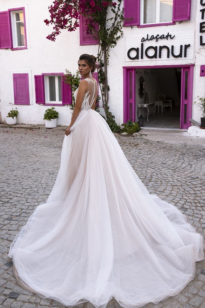 画像|オクサーナムハ|グリッタードレス|ミラル