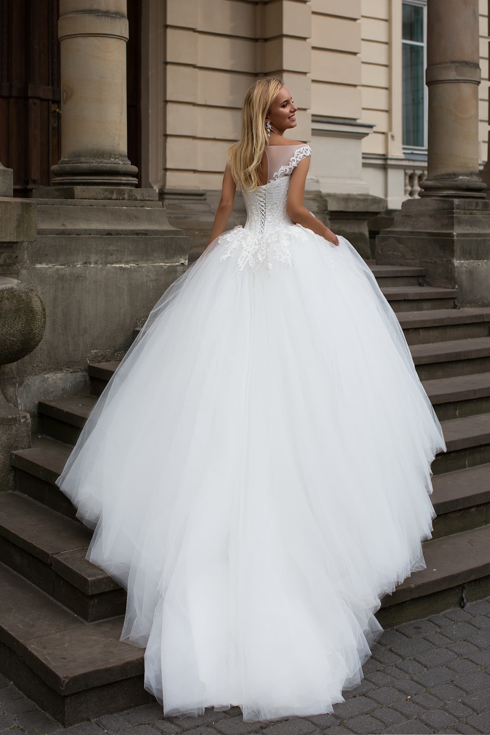 画像|オクサーナムハ|プリンセスラインドレス|アデレード