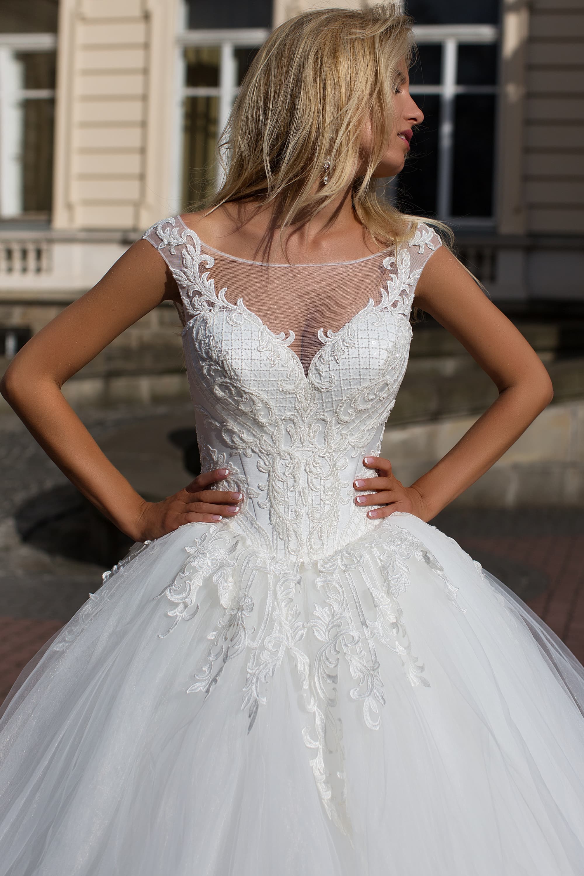 画像|オクサーナムハ|プリンセスラインドレス|アデレード